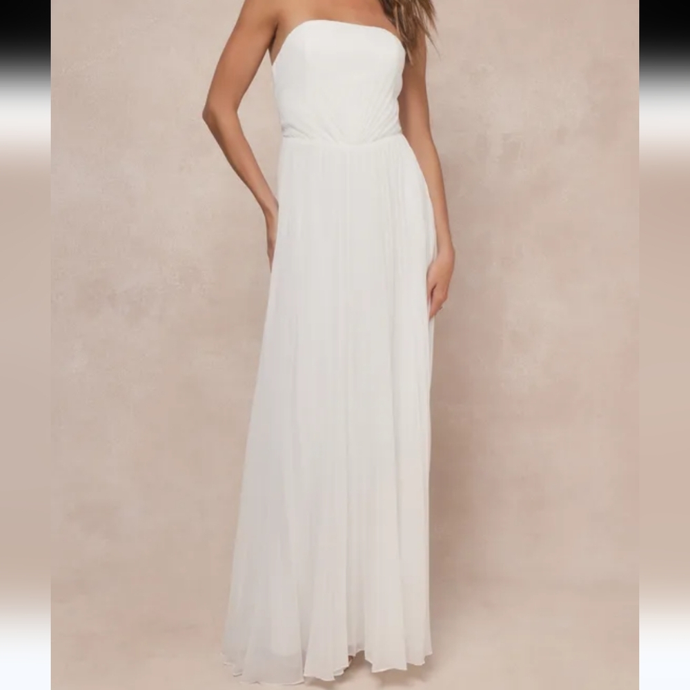 NWOT LULU'S WHITE PLEATED STRAPLESS MAXI DRESS SIZE SMALL 👗